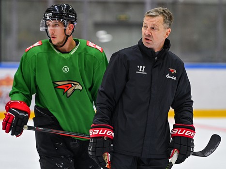 Олег Микульчик на тренировке «Авангарда»