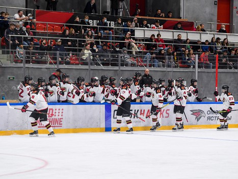 Третий игровой день финала Первенства ЮХЛ в Омске