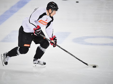 Виталий Меньшиков принял участие в раскатке "Авангарда" перед матчем с "Трактором"