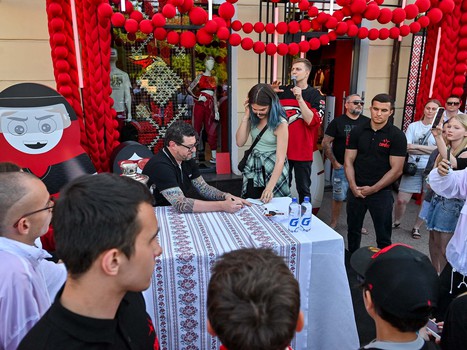 Первая вечеринка Буэнос Летос: Луи Робитайл