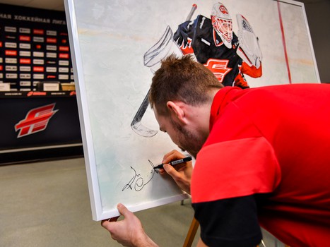 "Авангардное" искусство! С игроков омской хоккейной команды написали картины