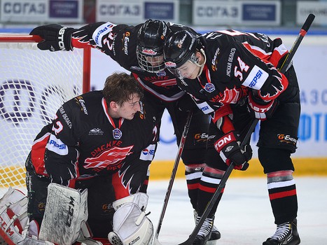 1/4 финала плей-офф МХЛ. Матч №3. "Омские Ястребы" - "Белые Медведи" 6:2