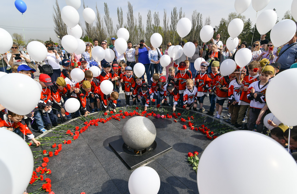 Юные «ястребы» почтили память воинов в День Победы