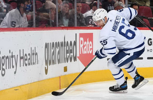 Курьезный гол русского форварда стал еще и победным! Михеев бросил с нулевого угла и сам не понял, что забил