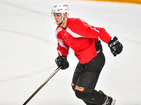 Тренировка "Омских Ястребов" перед стартом нового сезона МХЛ