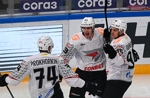 АГРЕССИВНО И ГРАМОТНО | Победная раздевалка «Авангарда» после матча с «Ак Барсом»