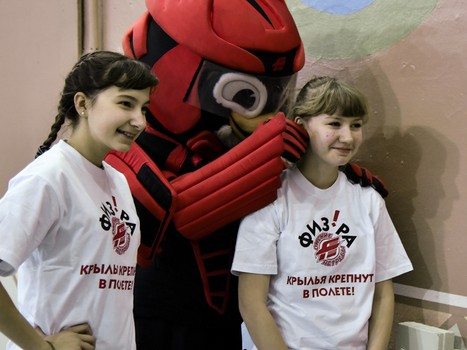 "Физ-ра с "Омскими Ястребами" в школе № 108