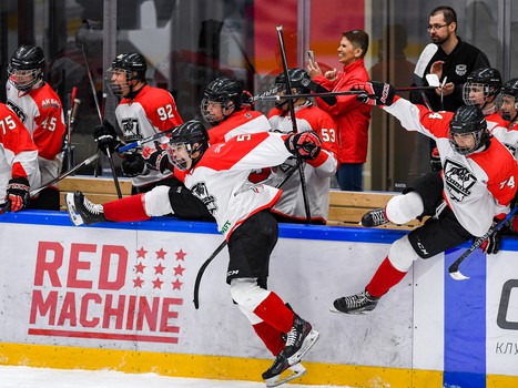 Третий игровой день финала Первенства ЮХЛ в Омске