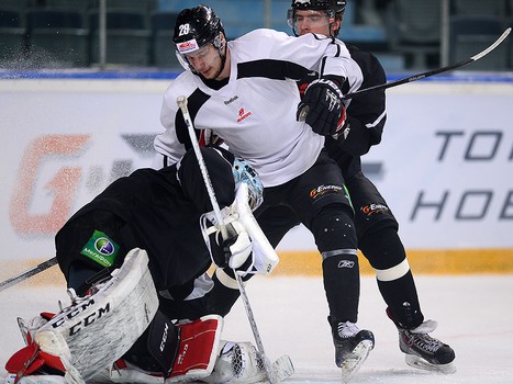 Двусторонний матч - просмотр молодежи