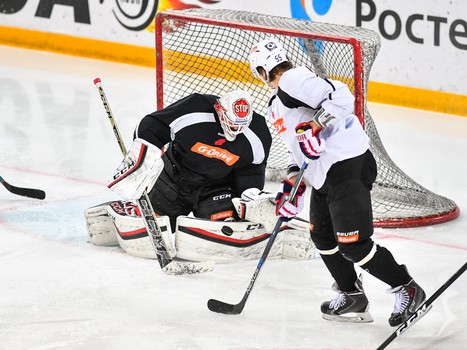 Тренировка "Авангарда" перед отправлением в Магнитогорск