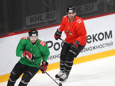 Первая тренировка Наиля Якупова в «Авангарде»