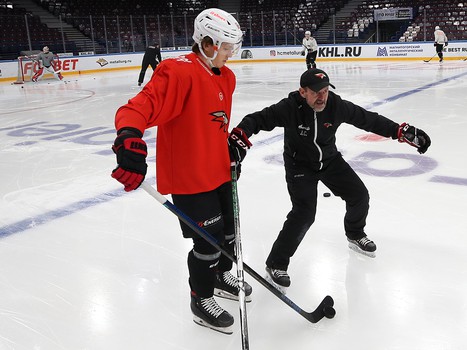 Тренировка «Авангарда» перед четвёртым матчем серии с «Металлургом»