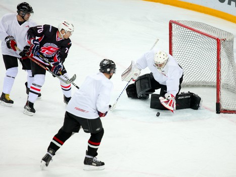 Первая победа "Офисных Ястребов"