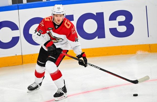 Валентин Пьянов сыграл 250-й матч за «Авангард»