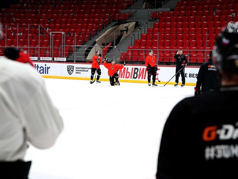 Открытая тренировка «Авангарда» для прессы и болельщиков