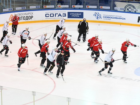 Раскатка "Авангарда" перед выездным матчем с "Сибирью"
