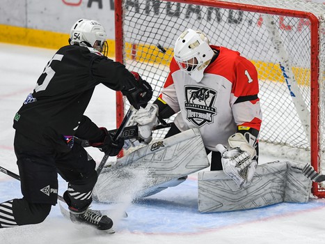 Полуфиналы и матчи за 5-8 места Первенства ЮХЛ в Омске