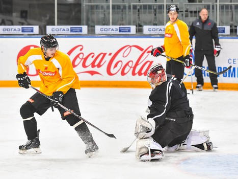 Открытая тренировка "Авангарда" для СМИ