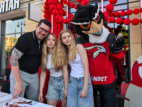 Первая вечеринка Буэнос Летос: Луи Робитайл