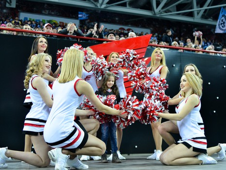 Наша атмосфера. Как поддерживали "Авангард" в сибирском дерби