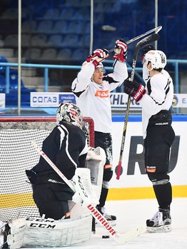 Раскатка "Авангарда" перед выездным матчем с "Сибирью"