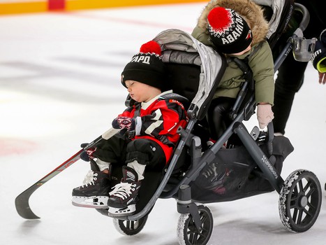 Семейные катания «Авангарда» перед Новым годом