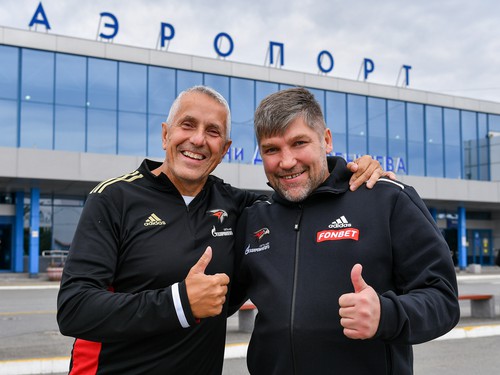 Боб Хартли прилетел в Омск