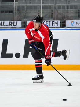 Никита Никитин готовится к первому матчу за "Авангард" после возвращения