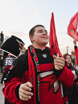 Фан-зона «Авангарда» на Пешеходном Любинском