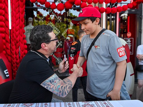 Первая вечеринка Буэнос Летос: Луи Робитайл