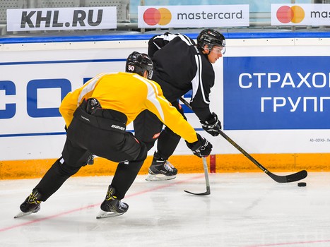 Раскатка "Авангарда" перед первым матчем сезона с рижским "Динамо"