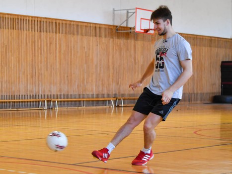 Новогодние игры "Авангарда": Стась vs Минеев