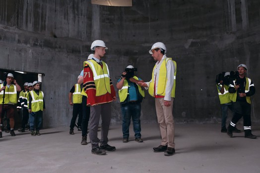 Год строительства «Арены Омск» отметили поднятием чемпионского флага