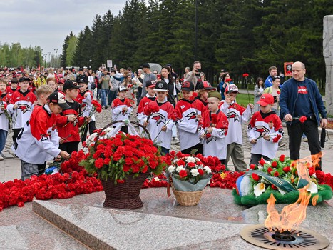 Возложение цветов в Парке Победы
