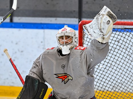 Тренировка «Авангарда» перед отправлением на турнир в Сочи