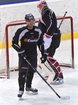 Перед игрой с "Пиратами". Тренировка на льду