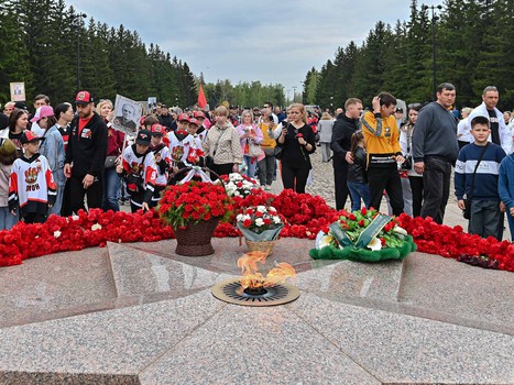 Возложение цветов в Парке Победы