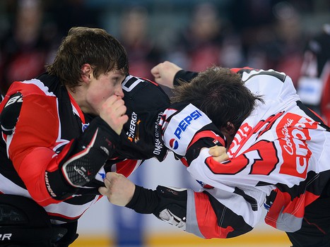 1/4 финала плей-офф МХЛ. Матч №3. "Омские Ястребы" - "Белые Медведи" 6:2