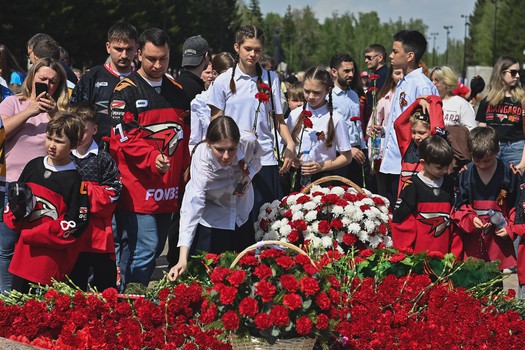 Возложение цветов в Парке Победы