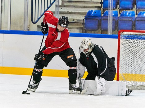 Первая тренировка "Авангарда" на сборе в Финляндии