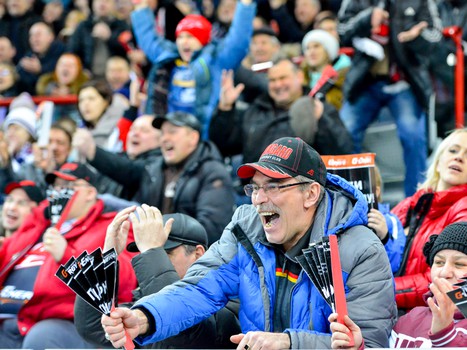 Наша атмосфера. Как поддерживали "Авангард" в сибирском дерби