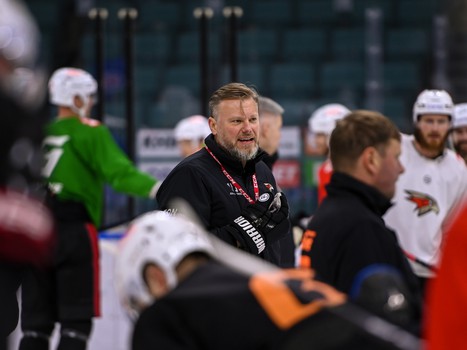 Раскатка «Авангарда» перед матчем в Санкт-Петербурге