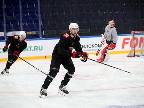 Тренировка «Авангарда» перед матчем в Уфе