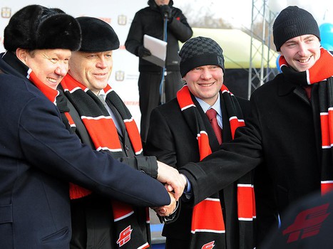 Церемония закладки символического камня в основание Хоккейной академии "Авангард"