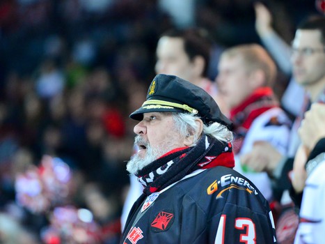 Наша атмосфера. Как поддерживали "Авангард" в сибирском дерби