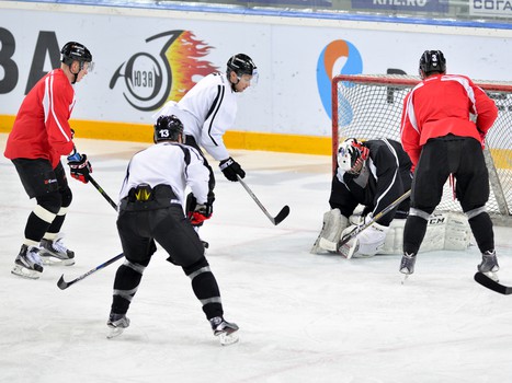 Раскатка "Авангарда" перед домашним матчем против "Медвешчака"