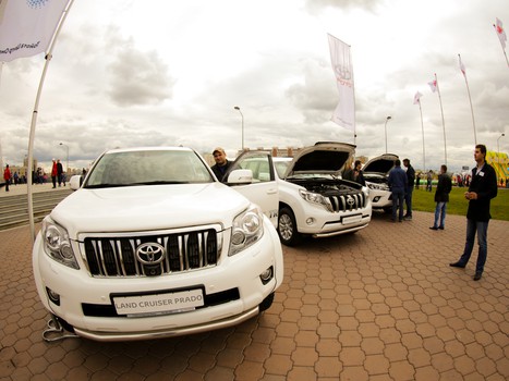 "Территория Авангарда". Часть 1. Площадь у "Арены Омск"