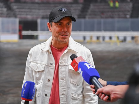 Александр Крылов на G-Drive Арене и в Хоккейной Академии «Авангард»