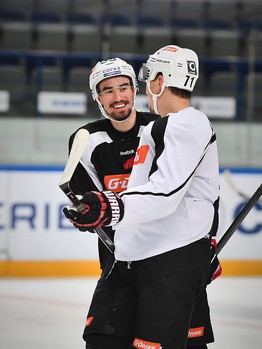 "Авангард" готовится к битве с амурскими "тиграми"