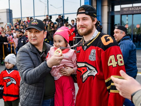 «Авангард» привёз Кубок Гагарина в Омск!